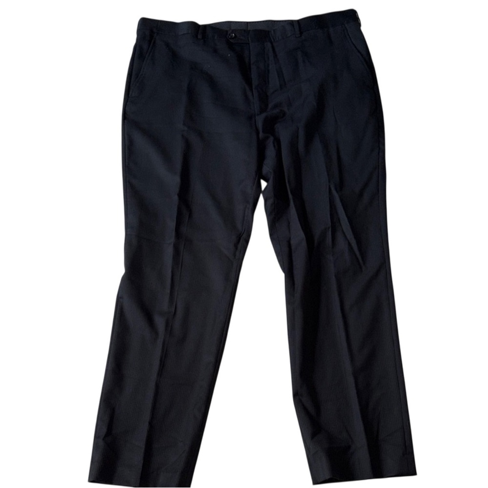 Stafford Pinstripe Men’s Classic Black & White Dress Pants Size 42 x 32